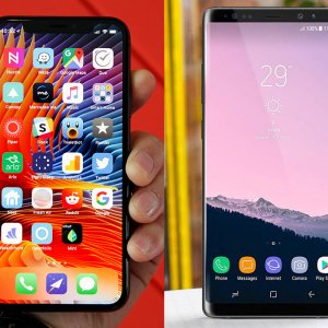 galaxy-note-vs-iphone-x.jpg