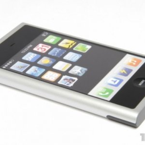 iphone-lumia800-640x393.jpg
