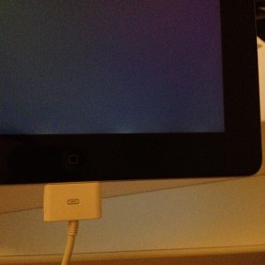 ipad 3 screen bottom edge - light bleed.JPG