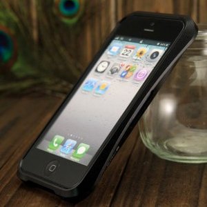 deff_cleave_draco_iv_aluminum_case_for_iphone_5_black.jpg