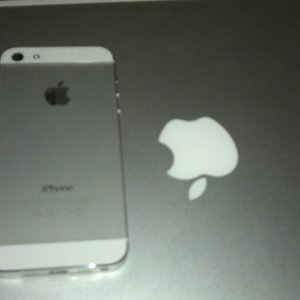 iphone and mac.jpg