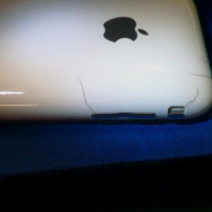 178699d1273647603-hairline-cracks-3gs-plastics-iphone1.jpg