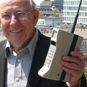 Dynatac-phone.jpg