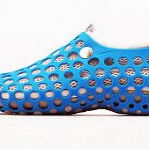 marc-newson-sneaker.jpg