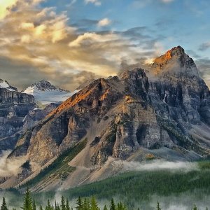 Mountains 02.jpg
