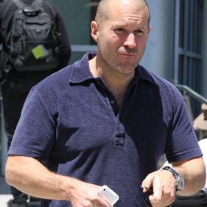 Jony_ive_WWDC_2010.jpg
