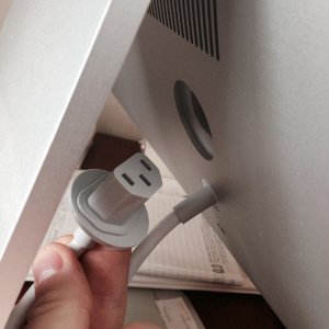 only power cable unplugs.JPG