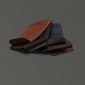 iphone_6_heritage_ultraslim_detail_4_desk_3.jpg