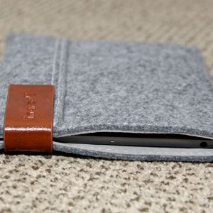 Inateck Felt Sleeve for iPad mini review 3.jpg