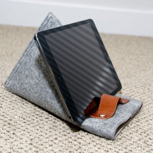 Inateck Felt Sleeve for iPad mini review 4.jpg