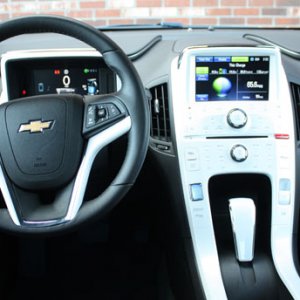 20101019_2011-chevy-volt-interior_612mz.jpg