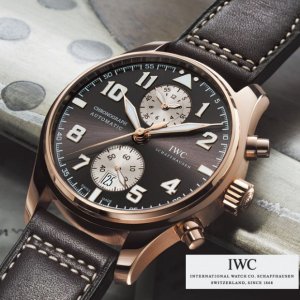 IWC-Pilots-Watch-Saint-Exupery-2012-1.jpg