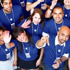 Apple-Employees.jpg