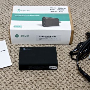 iClever USB Charger 1.jpg