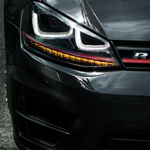 2015 Volkswagen Golf GTI 02.png