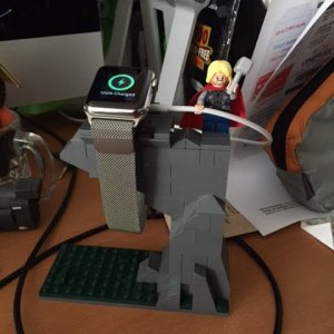 LegoThor_AppleWatchstand.jpg