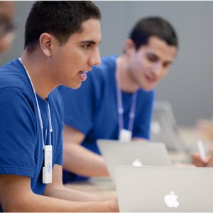 apple_store_genius_bar_official.jpg