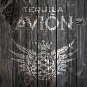 wood_iphone_wallpaper_avion.jpg