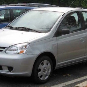 03-05_Toyota_Echo_sedan_2.jpg