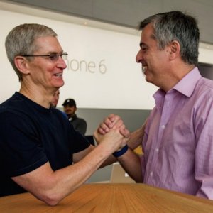 Tim Eddie Arm Wrestle.jpg