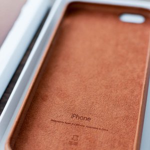 iphone-6s-plus-saddle-brown-case-4.jpg