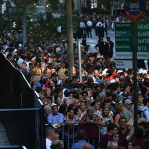 24popeliveblog-floater8-tmagArticle-v4.jpg