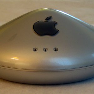 Apple_graphite_airport_base_station_front.jpg