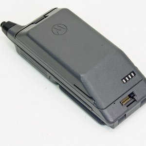 motorola-ihdt5uv1-cell-series-dpc550-vintage-1990s-cell-phone-2.35.jpg