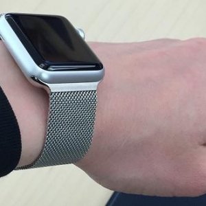apple-watch-sport-milanese-sleeve_0.jpg