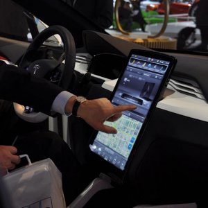 tesla-model-x-prototype-electric-suv_1.jpg