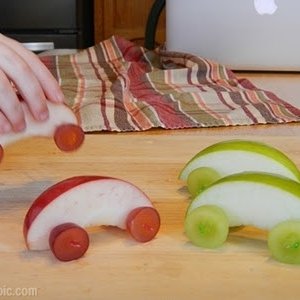 26089-Apple-Cars-With-Grape-Wheels.jpg