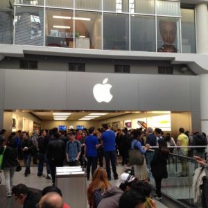 toronto-eaton-centre.jpg