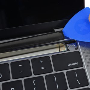 macbook-pro-touch-bar-teardown-touch-id-100694102-large.jpg