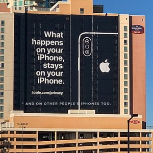 Apple-uses-famous-Las-Vegas-slogan-to-promote-iPhone-security-on-billboard-near-CES-01.jpeg