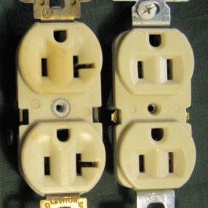NEMA_5-15_5-20_sm[1].jpg