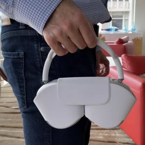airpods-max-case-as-purse.jpg