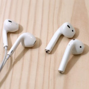 Earpods-and-Airpods-2-780x536.jpg