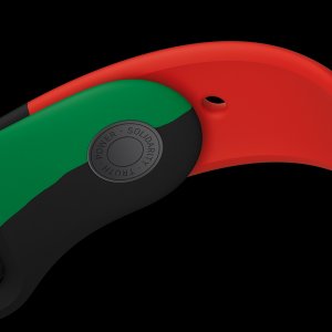 Apple_celebrates_BlackHistoryMonth-apple-watch-series-6-band-pin_012621_carousel.jpg.large_2x.jpg