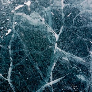 21_013CrackedIce.jpg