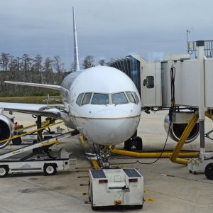 Airplane 1 resize.jpg