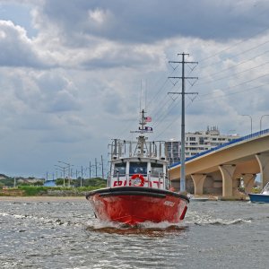 Pilot boat 01 resize.jpg
