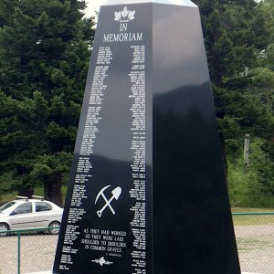 10Ho_088aHillCrestMem.jpg
