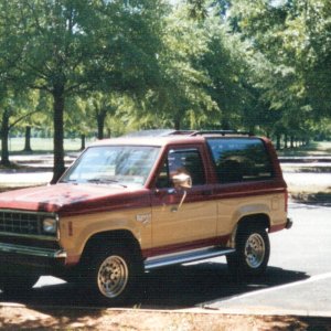 Ford Bronco II 1986.jpg
