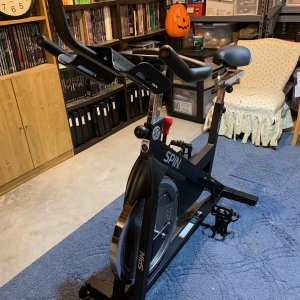 Spinning L5 spin bike - front view.jpeg