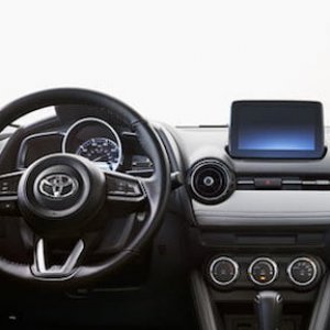 yaris-dash.jpg