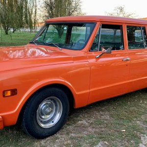 71 Suburban.jpg