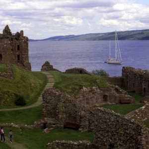 Loch Ness 3 - 2500px.jpg