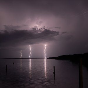 A7S00465-DeNoiseAI-severe-noise (1)-1.jpg