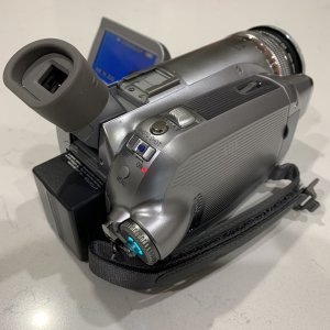 Panasonic PV-GS500 - 2.jpg