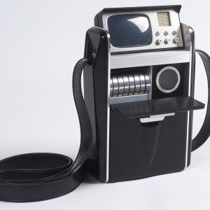 tricorder-door-open-disc-in-12cx986px.jpg